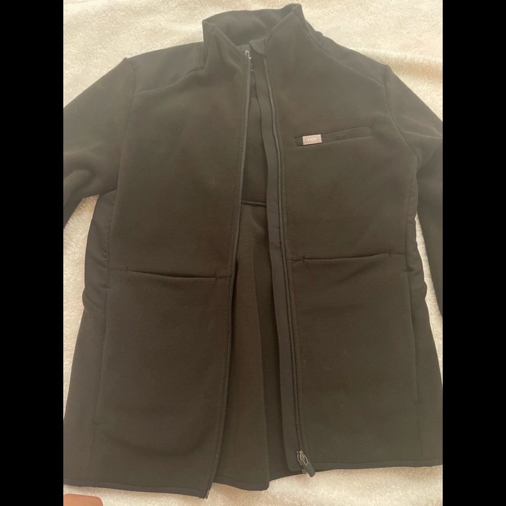 Figs black on shift long sleeve fleece